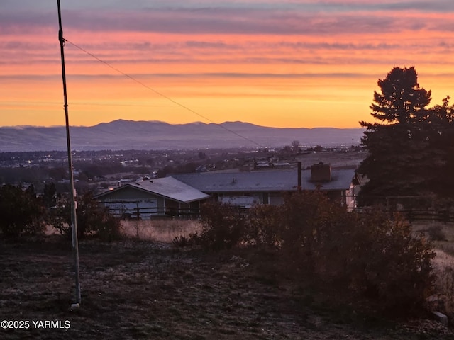 13520 Fisk Rd, Yakima, WA 98908 - view of mountain background