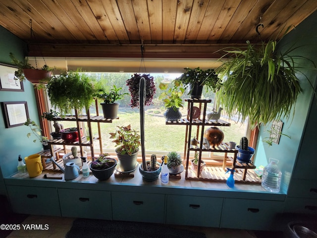 13520 Fisk Rd, Yakima, WA 98908 - detailed view of wooden ceiling