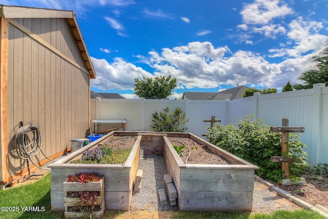 1008 S 90th Ave, Yakima, WA 98908 - view of yard featuring a vegetable garden