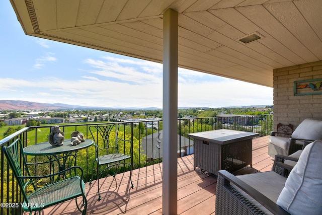 1011 N 42nd Pl, Yakima, WA 98908 - deck with a mountain view