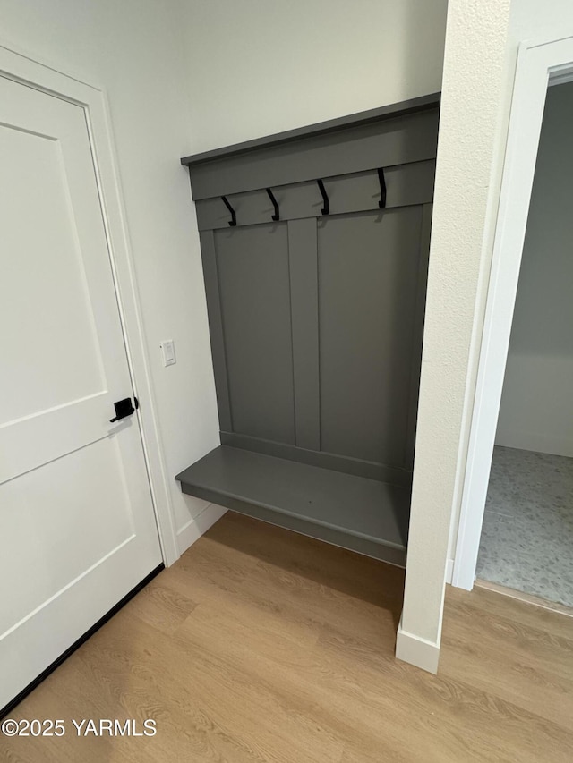 202 E Ian Ave, Ellensburg, WA 98926 - mudroom with wood finished floors and baseboards