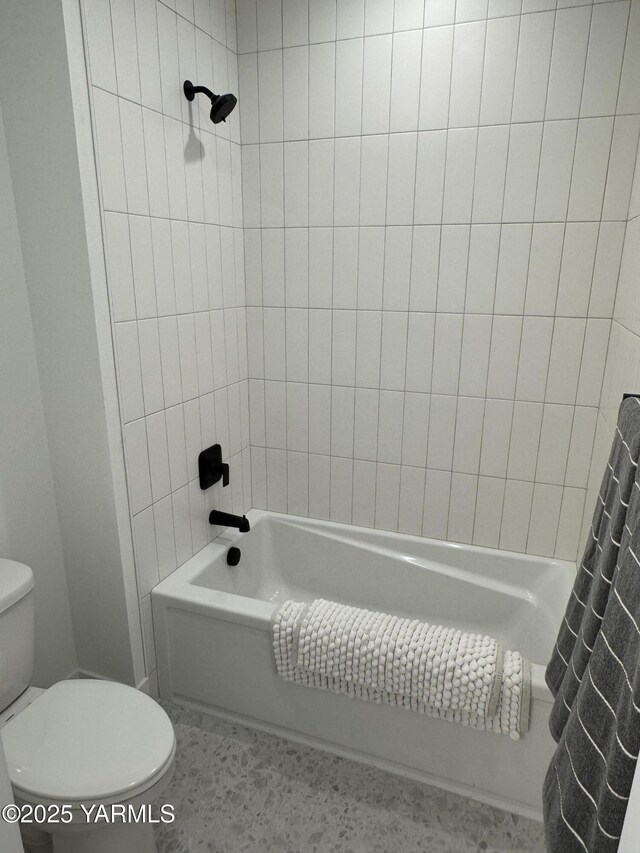 202 E Ian Ave, Ellensburg, WA 98926 - full bath with toilet and shower / bathtub combination