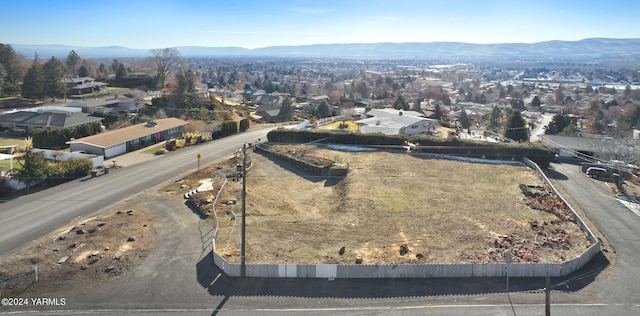 Listing photo 2 for 5802 Scenic Dr, Yakima WA 98908