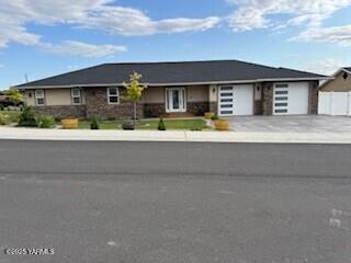 119 Vineyard View Ln, Yakima, WA 98901 - photo 1