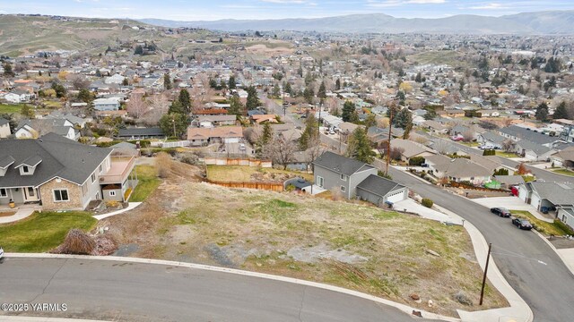 110 S 10th St, Selah, WA 98942 - photo 9