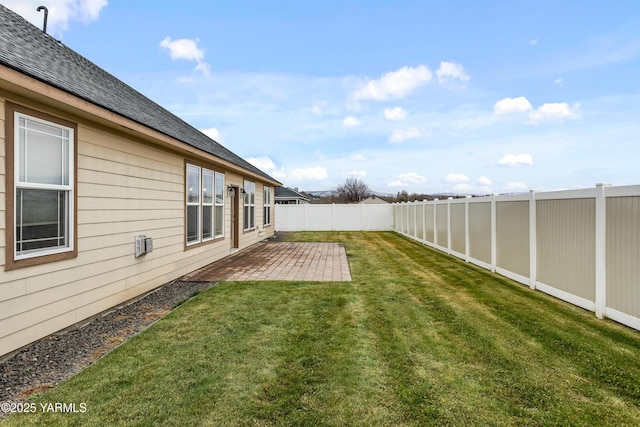 1008 S 91st Ave, Yakima, WA 98908 - view of yard with a patio