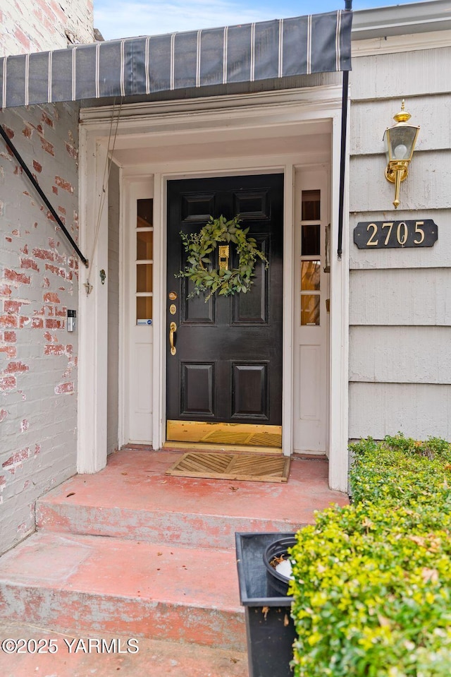 view of property entrance