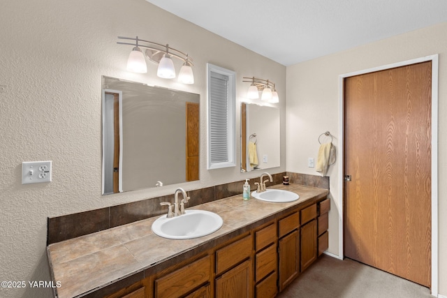 5602 Mount Clemens Way, Yakima, WA 98901 - full bath with double vanity