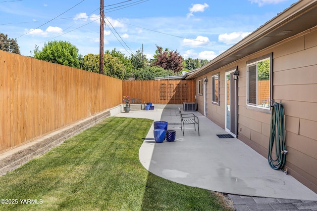 5910 W Lincoln Ave Unit 36, Yakima, WA 98908 - view of yard featuring a patio and central AC unit