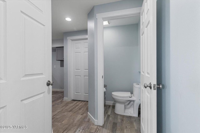 101 Hickory Ln, Selah, WA 98942 - bathroom with wood finished floors and recessed lighting
