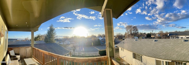 106 S G St, Toppenish, WA 98948 - view of balcony