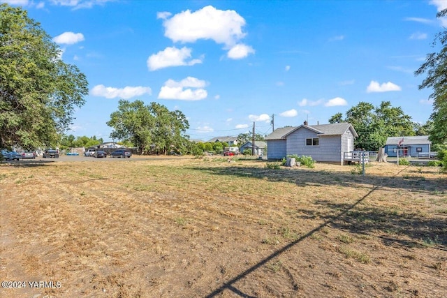 1203 E Chestnut Ave, Yakima, WA 98901 - view of yard