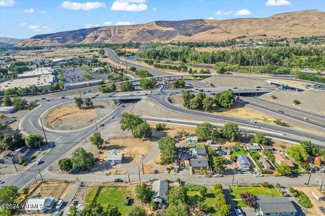 1203 E Chestnut Ave, Yakima, WA 98901 - aerial view featuring a mountain view