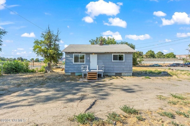 1203 E Chestnut Ave, Yakima, WA 98901 - view of front facade with fence