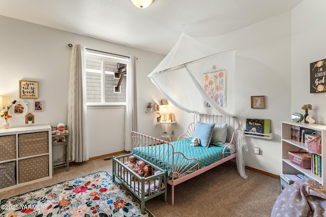 12826 Douglas Rd, Yakima, WA 98908 - carpeted bedroom with baseboards