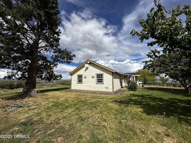 6941 Naches Heights Rd, Yakima, WA 98908 - view of side of home featuring a yard