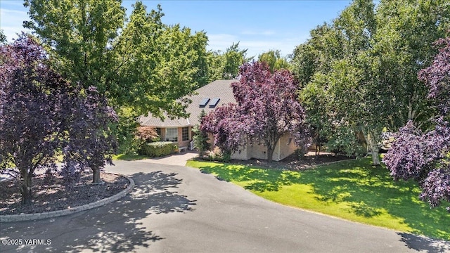 621 Friedline Rd, Yakima, WA 98908 - view of front of home featuring a front lawn