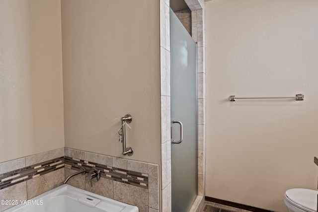 5504 Pear Butte Dr, Yakima, WA 98901 - full bath featuring a shower stall and a bath
