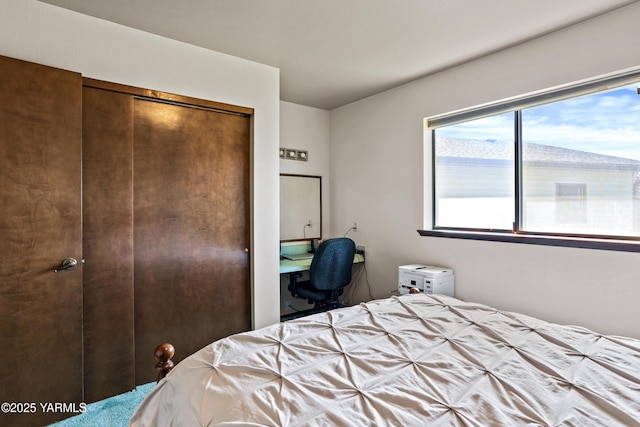 5504 Pear Butte Dr, Yakima, WA 98901 - bedroom with a closet and a desk