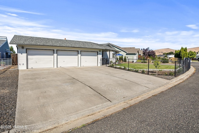 5504 Pear Butte Dr, Yakima, WA 98901 - single story home featuring concrete driveway and a residential view
