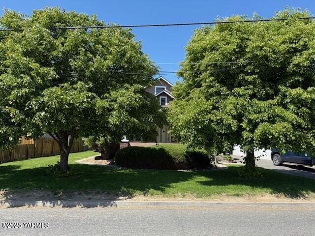 1216 S 44th Ave, Yakima, WA 98908 - view of side of home