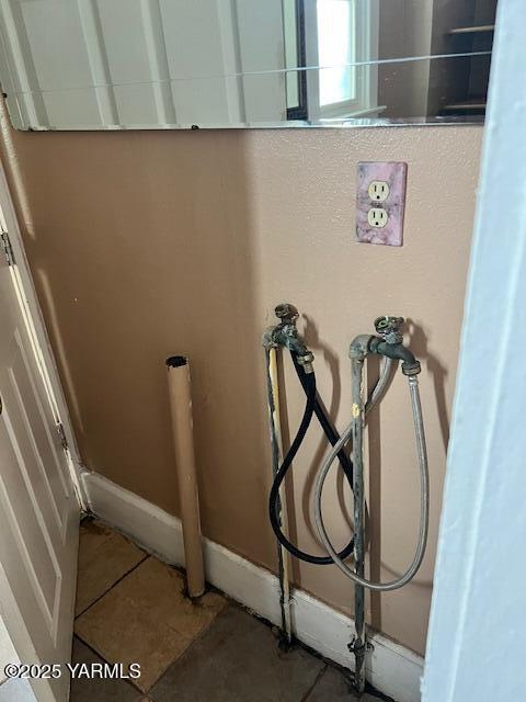 3 S Elm St, Toppenish, WA 98948 - view of room details