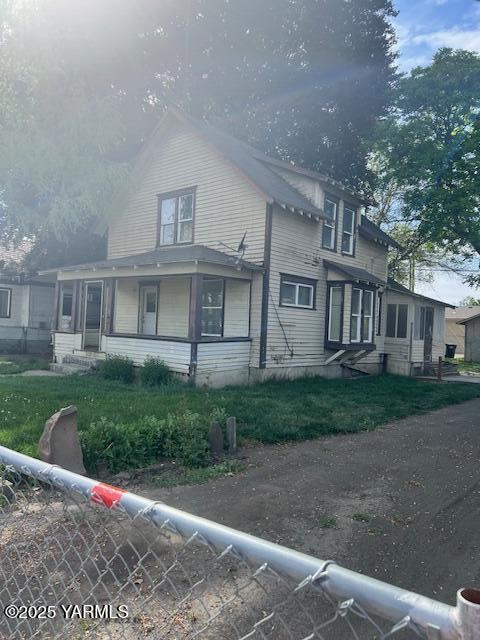 3 S Elm St, Toppenish, WA 98948 - view of side of property