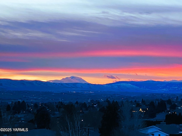 5506 Marilane St, Yakima, WA 98908 - view of mountain backdrop