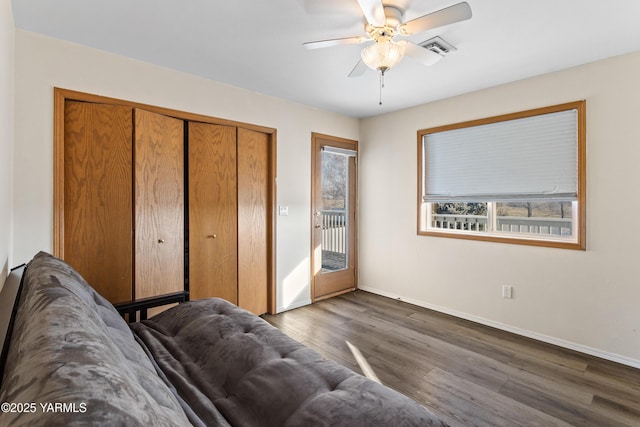 191 Alteejen Rd, Zillah, WA 98953 - bedroom featuring a ceiling fan, baseboards, wood finished floors, and a closet