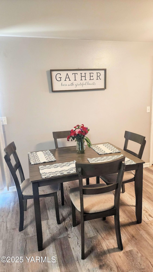 6402 Crestfields Rd, Yakima, WA 98908 - dining space featuring light wood-type flooring and baseboards