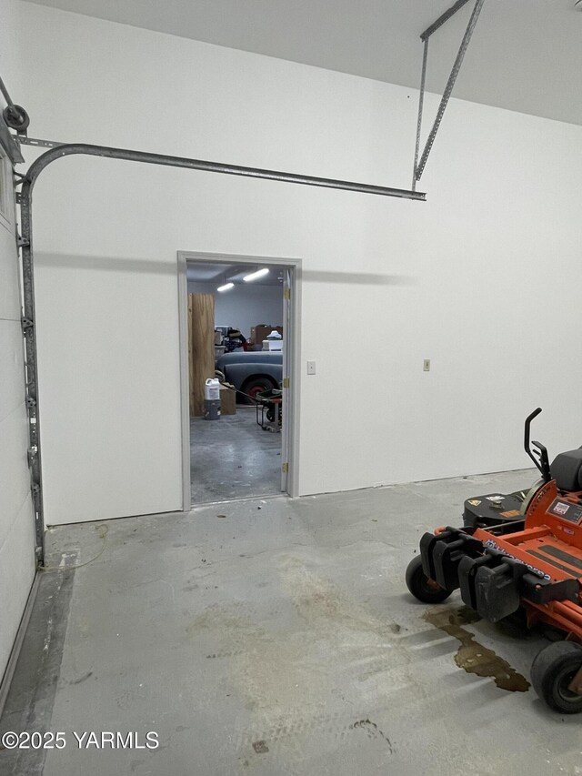 15783 Fisk Rd, Yakima, WA 98908 - view of garage