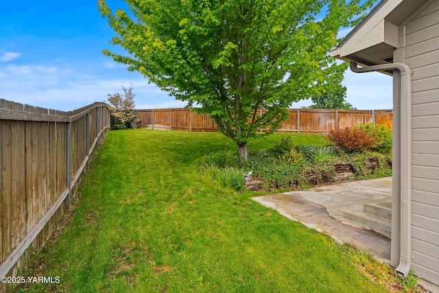 2 N 74th Ave, Yakima, WA 98908 - view of yard with a patio