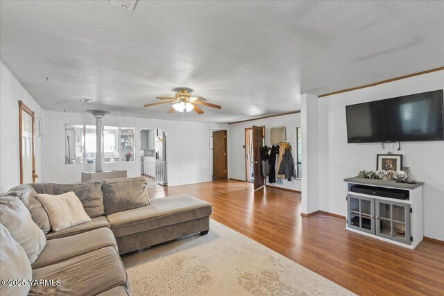 101 W Slavin Rd, Yakima, WA 98903 - living room with wood finished floors and ceiling fan