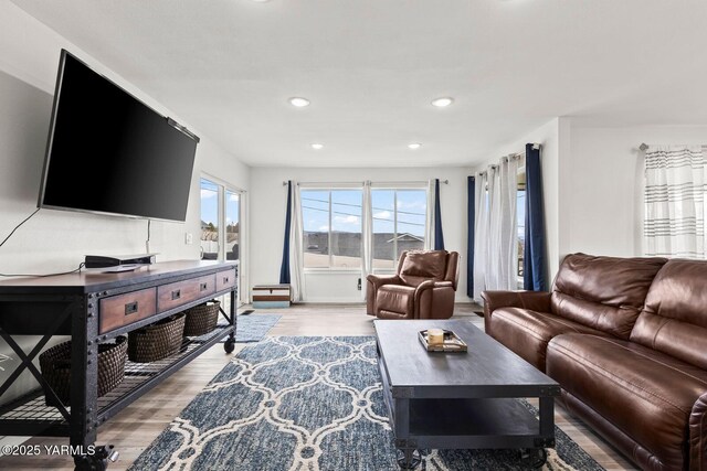 419 N 62nd Ave, Yakima, WA 98908 - living area featuring light wood-type flooring and recessed lighting