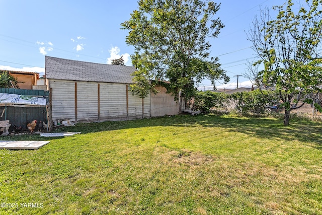 1523 Roosevelt Ave, Yakima, WA 98902 - view of yard featuring an outdoor structure