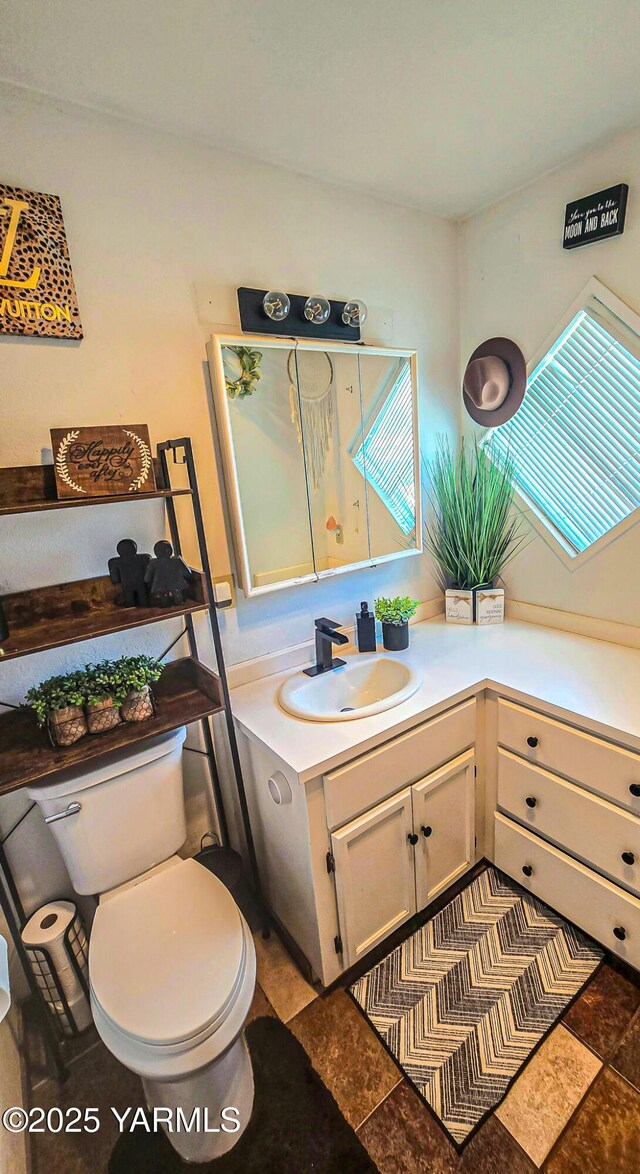 1391 Lancaster Rd, Selah, WA 98942 - half bath featuring toilet and vanity