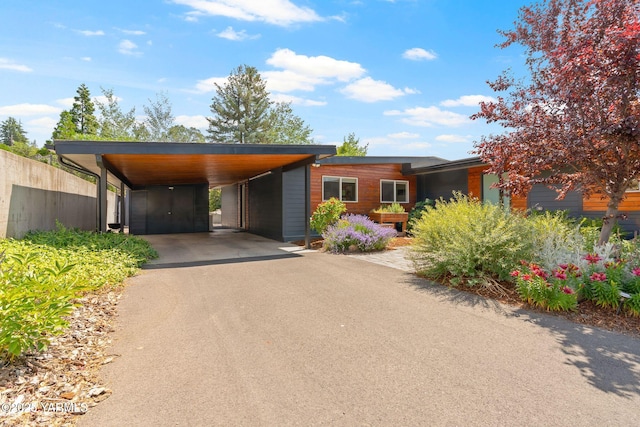 5709 Marilane St, Yakima, WA 98908 - view of front of home featuring driveway and an attached carport