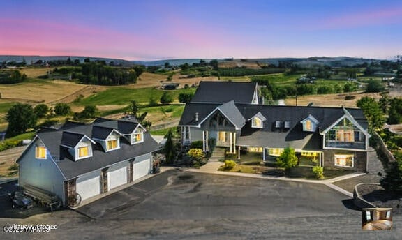 921 Tibbling Rd, Selah, WA 98942 - view of aerial view at dusk