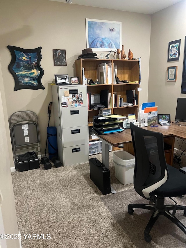 522 Adobe Way, Selah, WA 98942 - office featuring carpet flooring