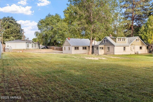 3803 Tieton Dr, Yakima, WA 98902 - view of yard