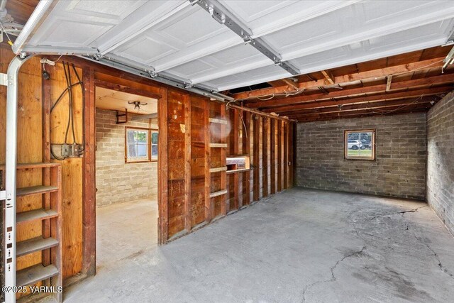 3803 Tieton Dr, Yakima, WA 98902 - view of garage