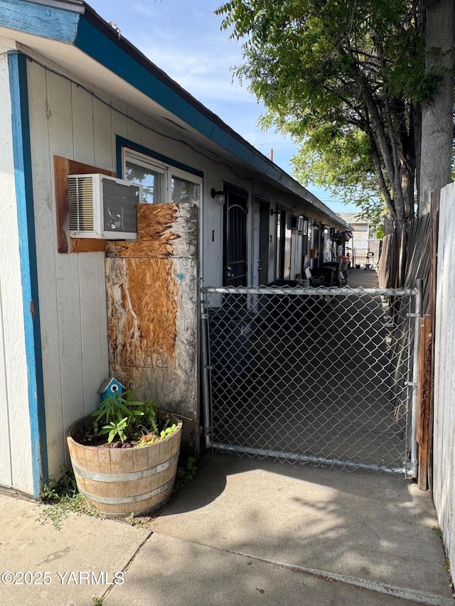 1113 Cherry Ave, Yakima, WA 98902 - gate with a wall mounted AC