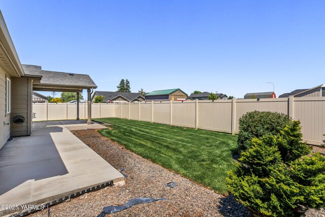 2201 S 62nd Ave, Yakima, WA 98903 - view of yard with a patio area