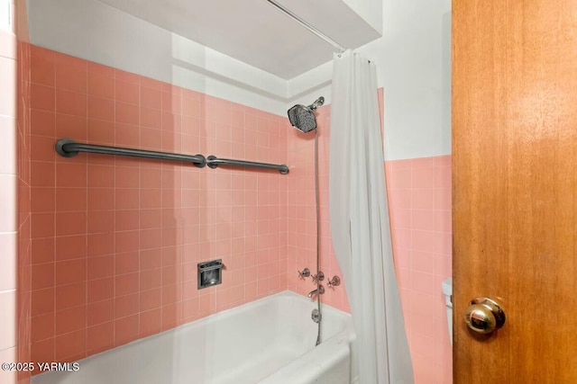 full bath with shower / bath combination with curtain