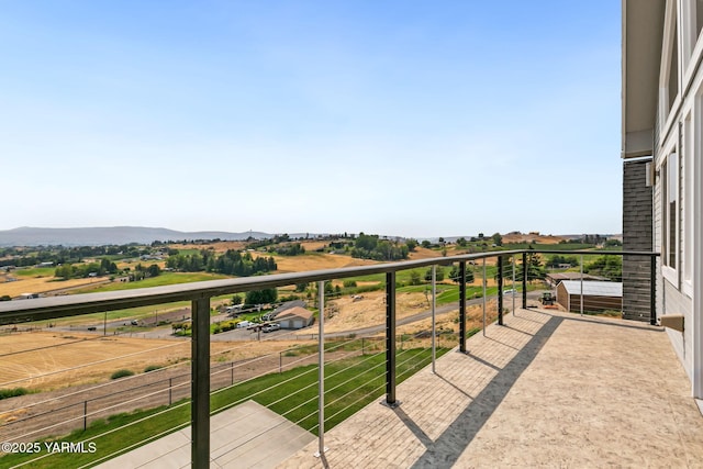 921 Tibbling Rd, Selah, WA 98942 - balcony featuring a mountain view and a view of countryside