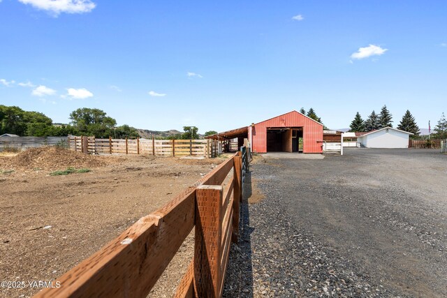 5252 US Highway 12, Yakima, WA 98908 - view of pole building with driveway