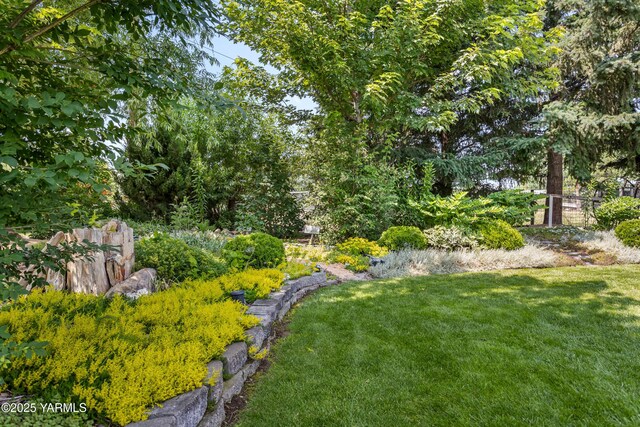 5252 US Highway 12, Yakima, WA 98908 - view of green lawn