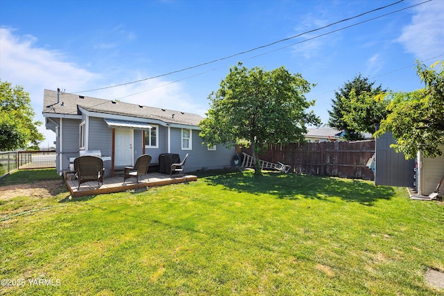 708 S 8th St, Yakima, WA 98901 - fenced backyard featuring a wooden deck