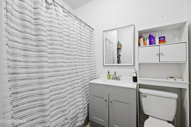 708 S 8th St, Yakima, WA 98901 - full bath featuring vanity and toilet
