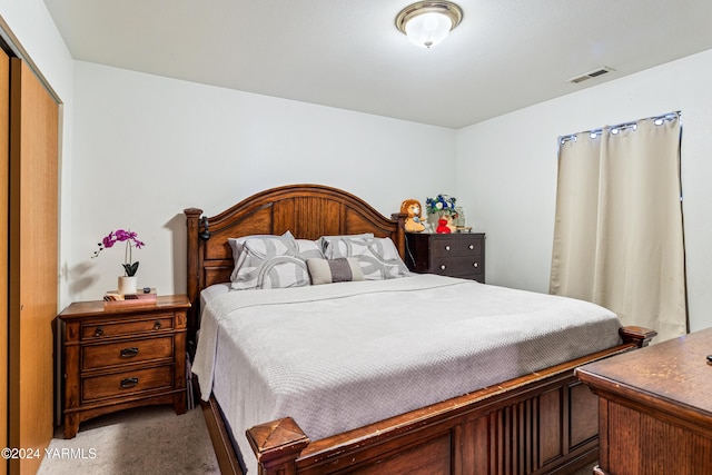 2705 Garrett St, Yakima, WA 98902 - carpeted bedroom featuring a closet and visible vents